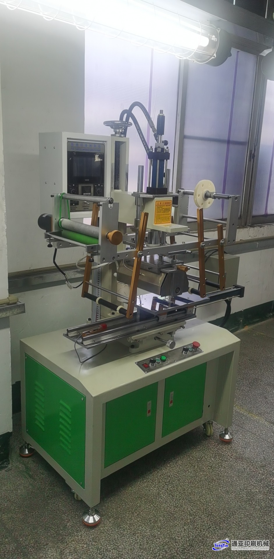 TYH-250MYC-4油壓式平圓兩用熱轉(zhuǎn)印機(jī)